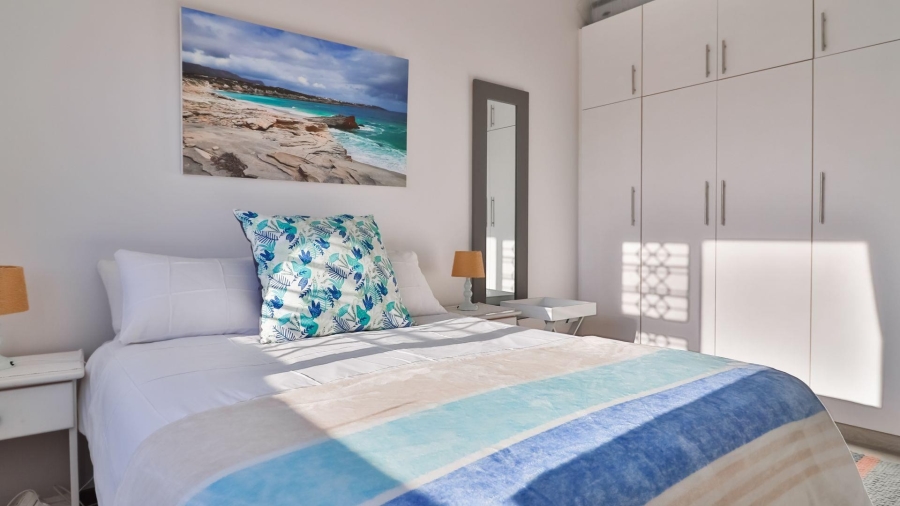 5 Bedroom Property for Sale in De Kelders Western Cape